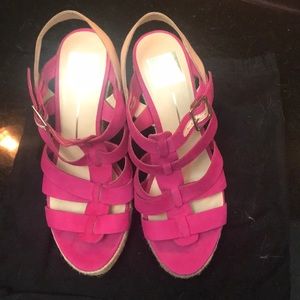 hot pink dolce vita Wedges!